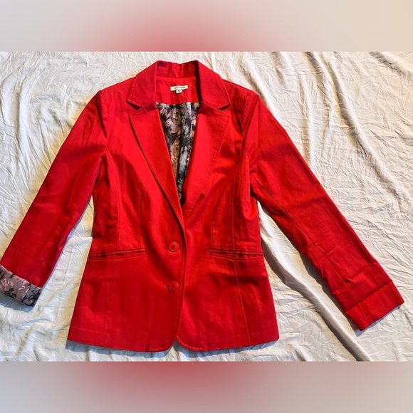 L’altra Moda Women's Red Blazer w Floral Interior and Rolled Cuff Size 42 - Picture 7 of 15